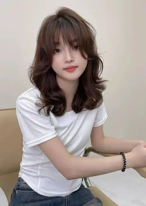 "乖乖女烫发",2023减龄首选!_发型_中国_形象