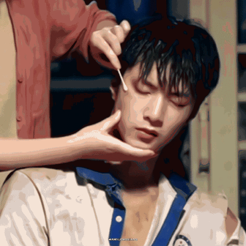 耀文,都会义无反顾地挺身而出,做别人的光,做自己披星戴月的盖世英雄