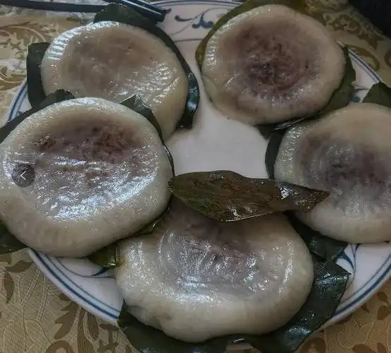 糍粑,芋头粑,萝卜粑,糖粑,船上糕,大肚粑,柚叶粑,桐子叶粑,油炸粑,艾