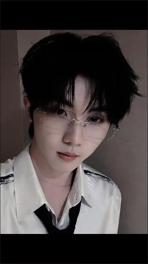 马嘉祺 无框眼镜,我的天绝了