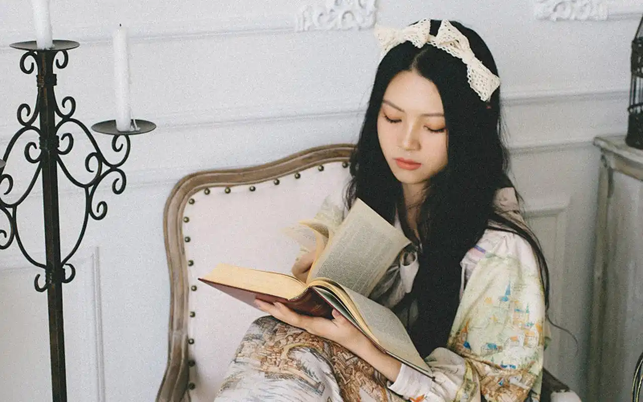 日系美女清新复古风居家写真图片电脑壁纸