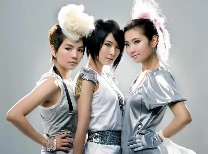 she成员名字she个人公司名字曝光有什么含义吗hebe设立日期藏17年姊妹