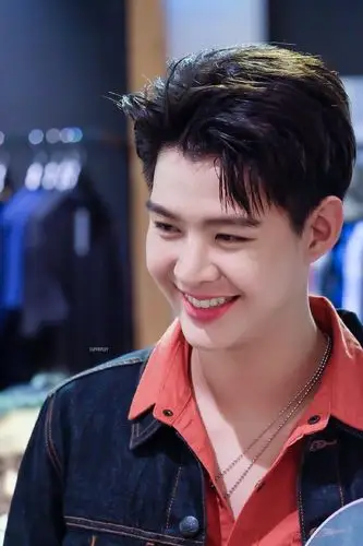 可可爱爱的明明黄明明图片来自微博