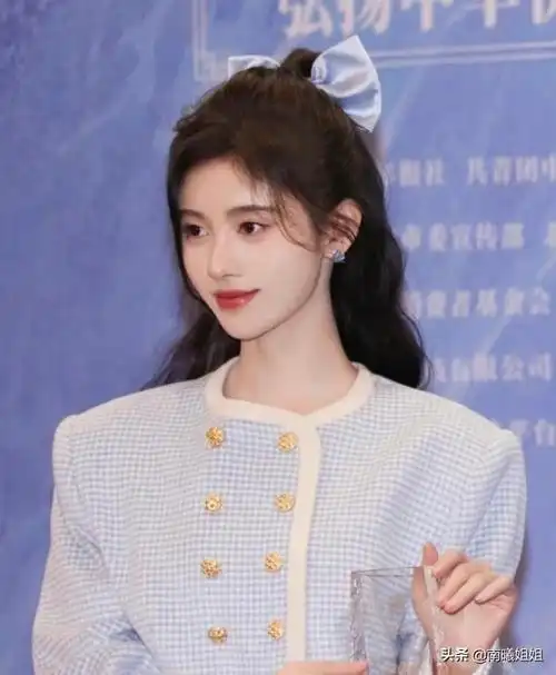 不管你颜值多高,扎马尾是都别犯这这3个"错误",看着像村花