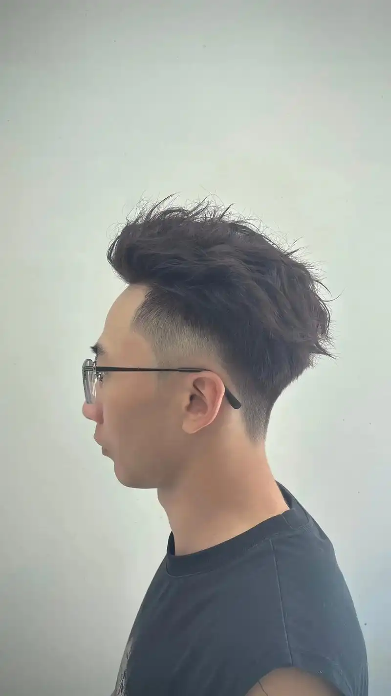 上热门话题979797 959596男士龙须背头纹理烫发修饰脸型