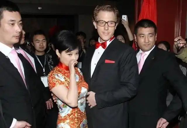 45岁宁静近照,被姜文说是"炸弹",与洋老公离婚后玩姐弟恋_夏雨