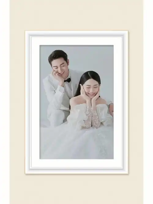 好喜欢我的婚纱照呀做成相框太绝了叭