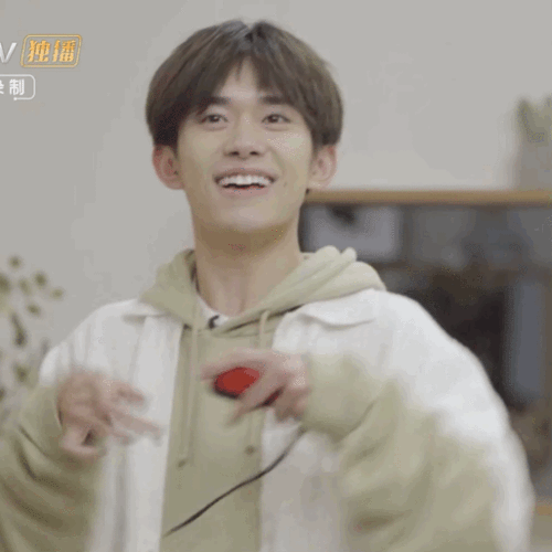 今日份甜崽千玺tfboys-易烊千玺 的表情包已经送达