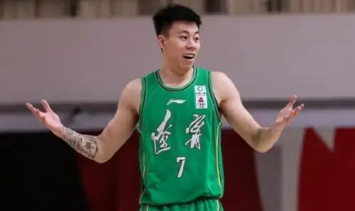 张镇麟手臂纹身图片一览