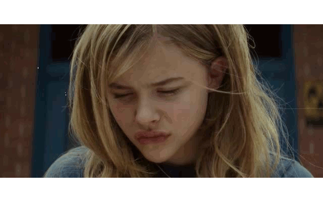 克罗格蕾丝莫瑞兹chloegracemoretz哭泣伤心gif动图_动态图_表情包