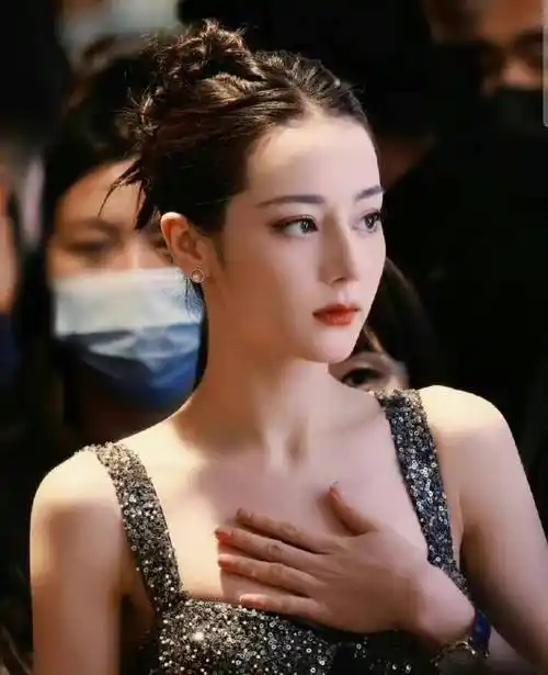 虞姬造谣热巴怀孕疑似实锤,爆料图盗用网站图片打码引关注_照片_网友