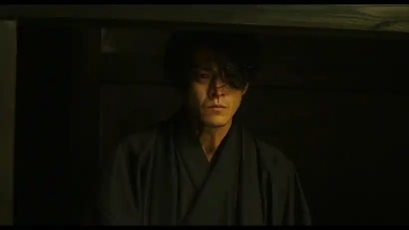 小栗旬主演日本电影人间失格公布全新预告帅气出镜演绎天才作家