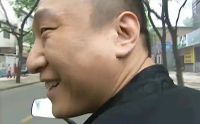 刘华强为什么捅伤西瓜摊主?并非为妻报仇,而是一场金蝉脱壳