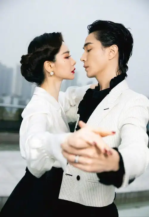 李承铉|杨幂|刘恺威|冯绍峰|赵丽颖_网易订阅