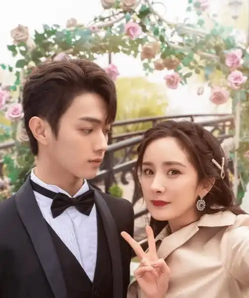 唐嫣与钟汉良演分手戏,表情生硬哭不出来,带娃3年演技生疏了?