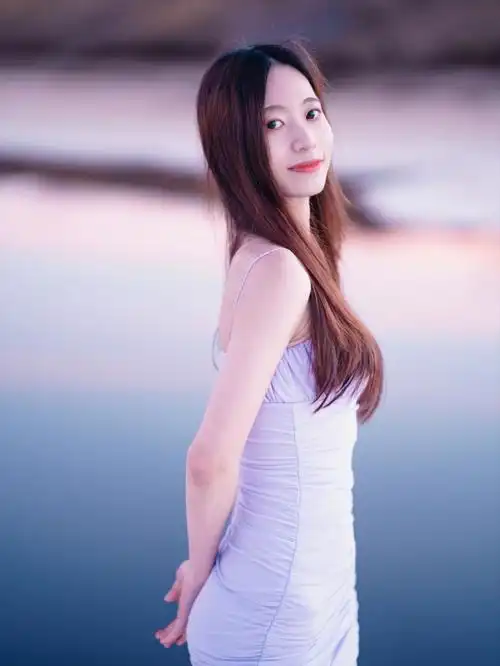 加州甜辣妹princesspolly裙子浪漫白盐滩