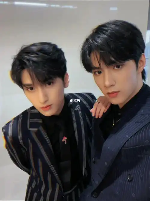 刘耀文严浩翔生日快乐