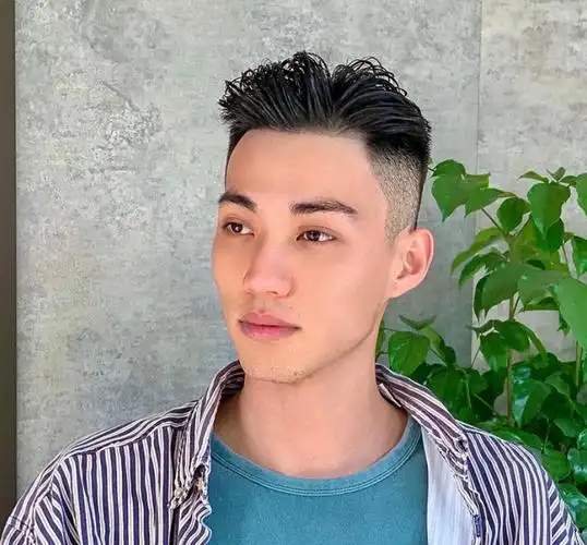 男生"不油腻"的发型怎么选?试试这6款清爽短发,适合春夏剪