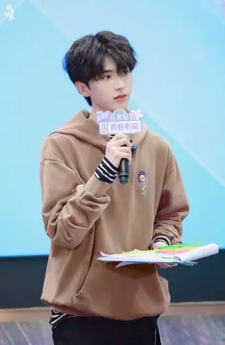 蔡徐坤《青春有你2》