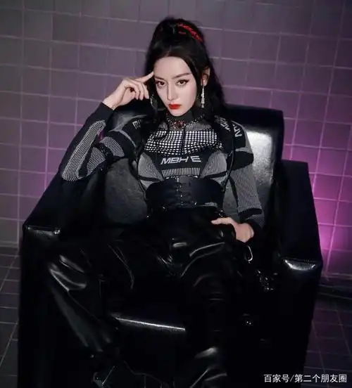 迪丽热巴被质疑不敬业:代言游戏就必须会玩吗?