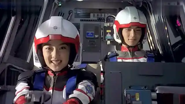 戴拿奥特曼时隔多年胜利队再次重聚最后大古女儿都出现