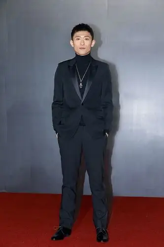 柒个我定档1213主演张一山斩获年度品质演员