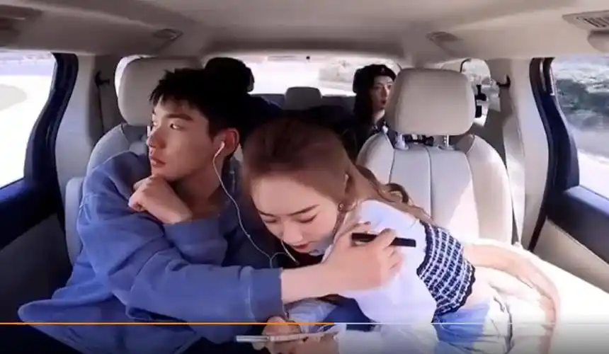 张浩昕董晚辉真的在一起了吗,张浩昕家境是富二代吗?