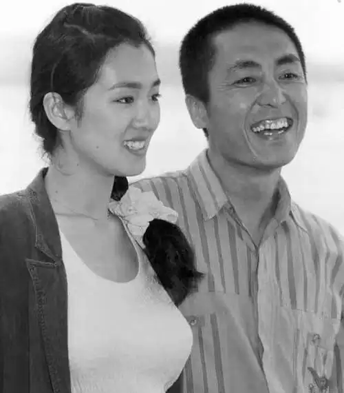 张末目睹父亲张艺谋两次移情不想母亲的悲剧在我身上重演