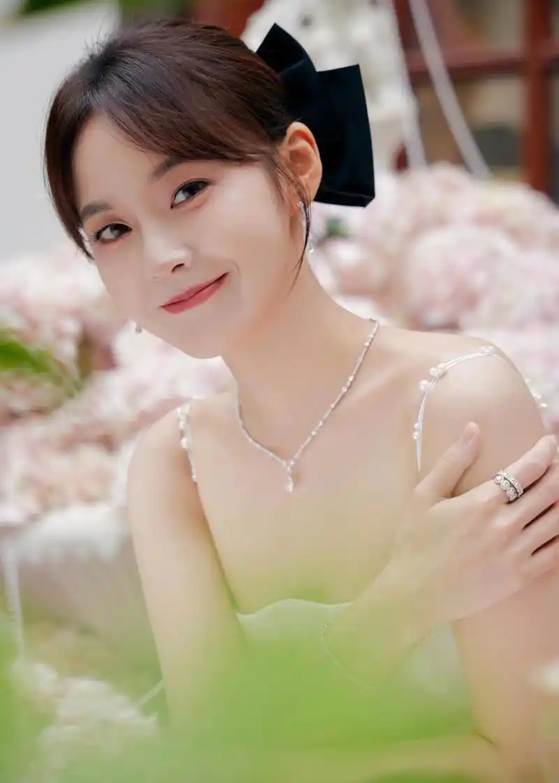 张佳宁要赢麻了,《一闪一闪亮星星》映前21天,预售票房破2亿!