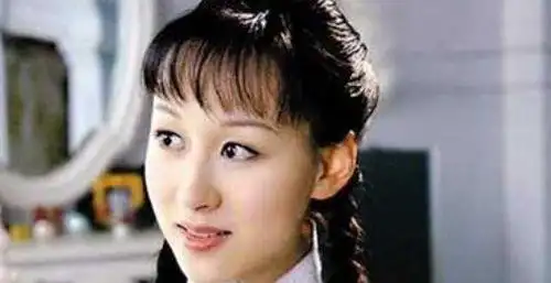 这还得从袁世凯的儿子袁克文开始说起,袁克文是三姨太所生,因为生母是