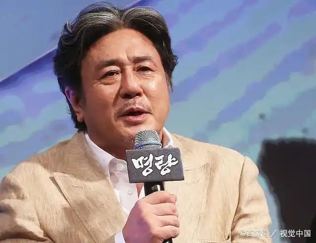 韩国大叔崔岷植在影坛被称为"韩国周润发",喜欢哪个风格的他?