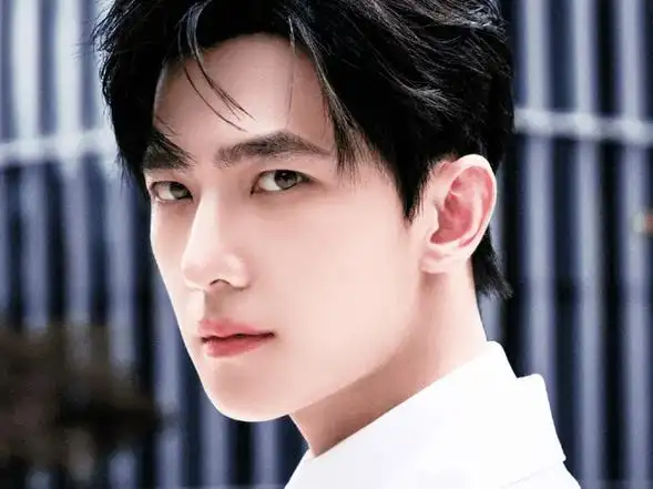 李易峰直播带货复出?张翰傍上许晴了?杨洋被前女友撕渣男?