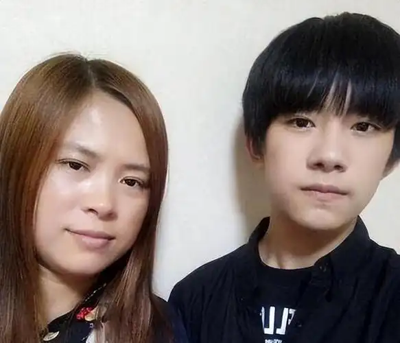 厂妹出身,两个儿子皆是国内翘楚,其实真正厉害的是易烊千玺亲妈