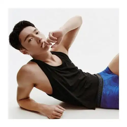 张艺兴ck全球代言人