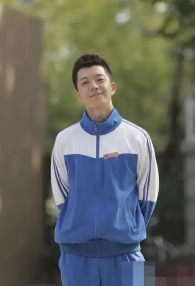 中学生短发图片男2020最新款_男中学生发型2020最新图片 - 乐享生活