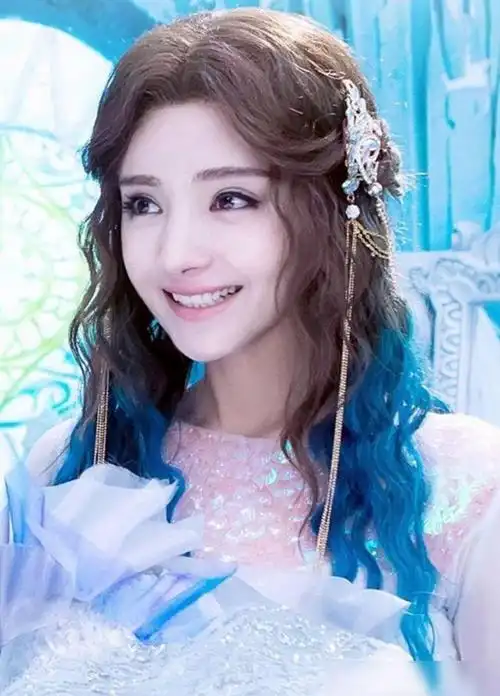 姜潮现身医院,麦迪娜疑似怀孕,姜潮方回应传闻|新还珠格格_网易订阅