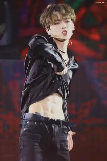 朱正廷超话 嗯嗯绝美腹肌 @theo-朱正廷