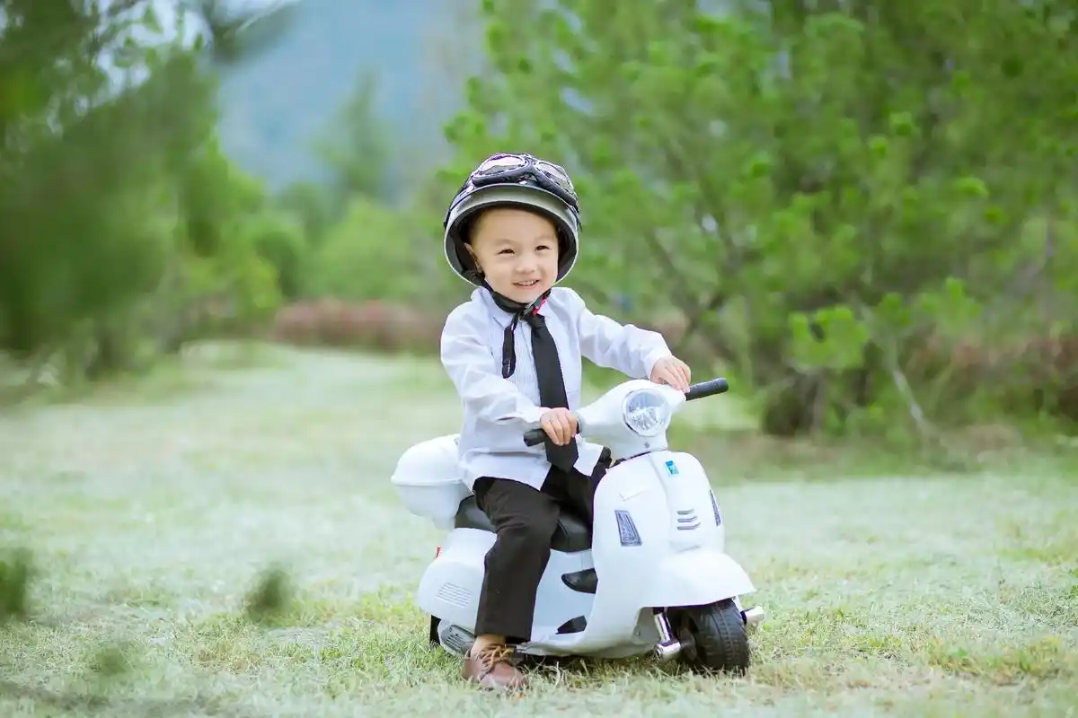 夏县纸飞机儿童摄影客更