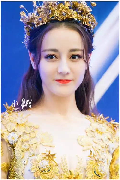 cr:小饿图很多么迪丽热巴2018金鹰女神