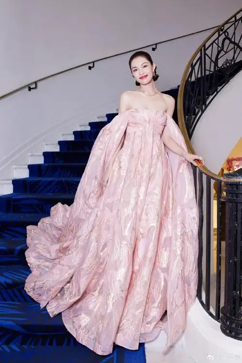 钟楚曦发了g社图