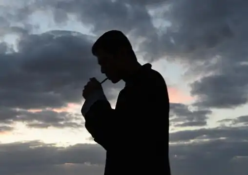 男人吃胡萝卜的好处-抽烟男吃什么有益健康?