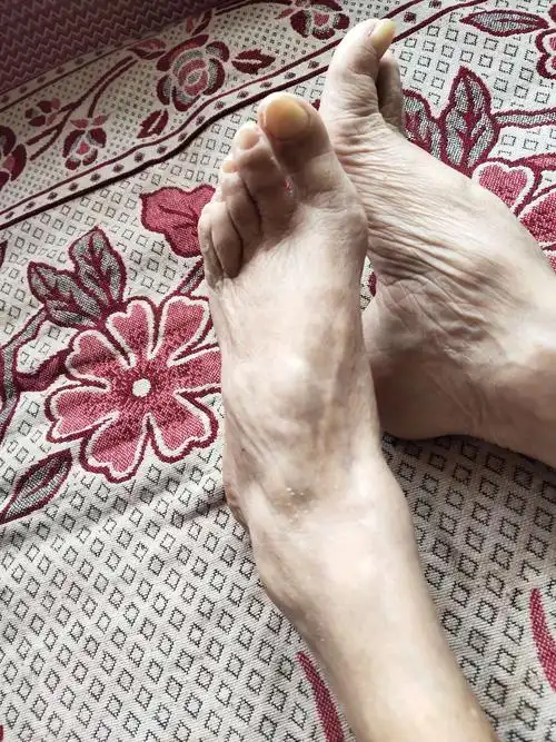 篇】想念我家裹脚的老太太了 写美篇当我记起事儿,就跟奶奶生活在一起