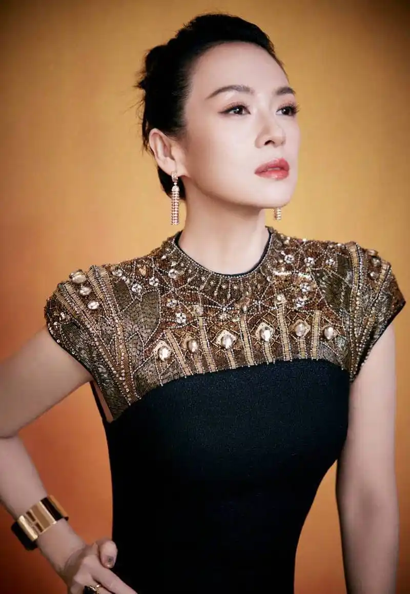 章子怡下一部是酱园弄杀夫案,近日陈可辛导演在活动中,透露自己和