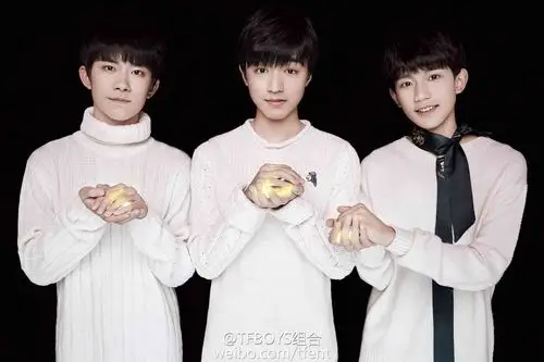 [消息]tfboys新歌《萤火》全新上线 少年清丽唱出梦想信仰