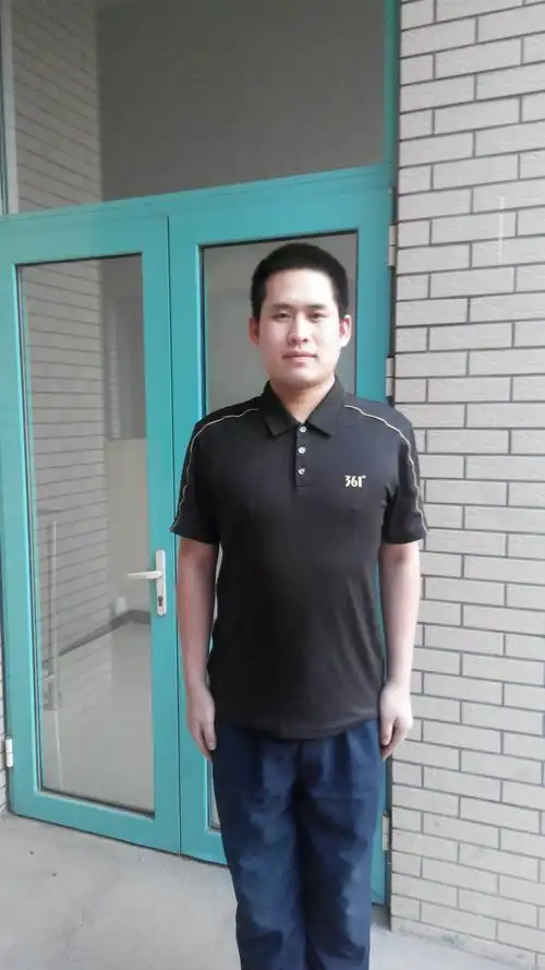 求ps半身 正装照,急用谢谢,在线等