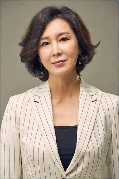 中老年女性发型别乱剪最好试试这四种时尚利落不落伍