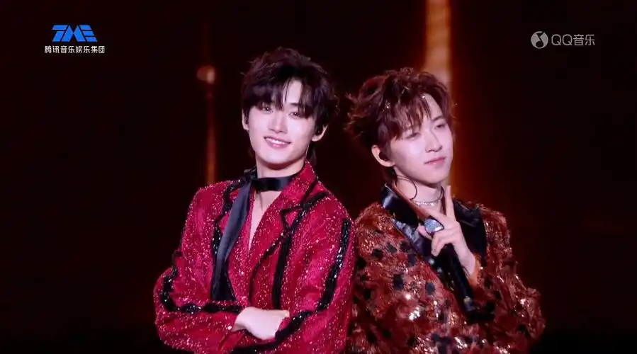 丁程鑫贺峻霖合唱《老派恋情》 第二场,复古风disco舞台