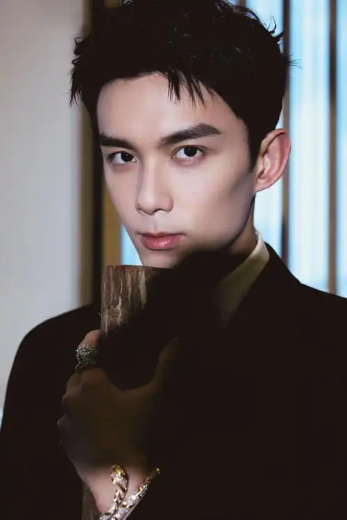 stars love bvlgari#@吴磊leo佩戴bvlgari宝格丽高级珠宝作品亮相