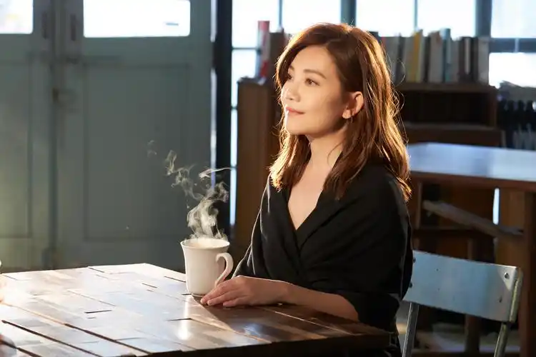 梁静茹如爱所愿mv玩穿越重返17岁毫无违和感