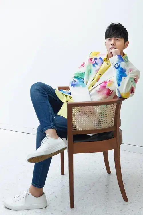 周杰伦帅照!__财经头条